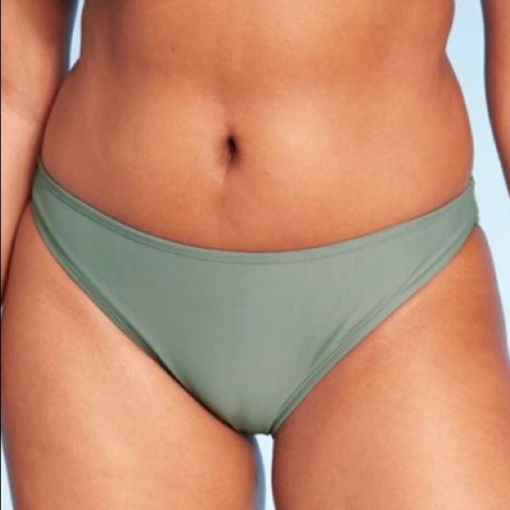 🌞Ruched Back Cheeky Bikini Bottom Green